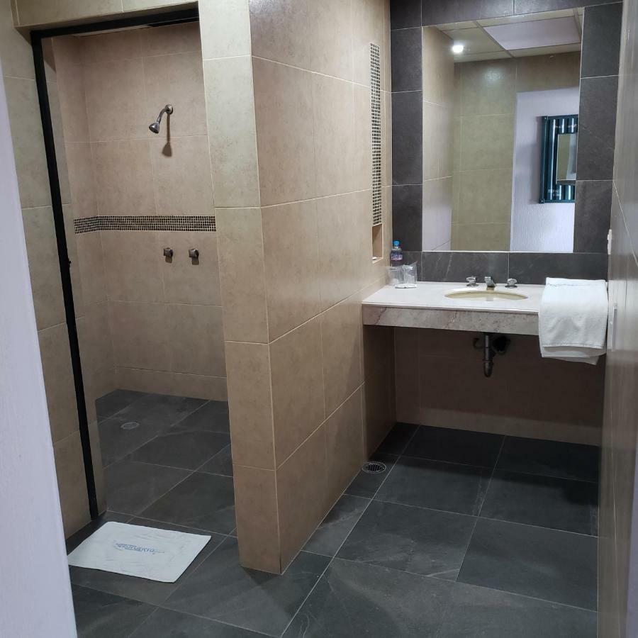 Hotel Aeropuerto Toluca Dış mekan fotoğraf
